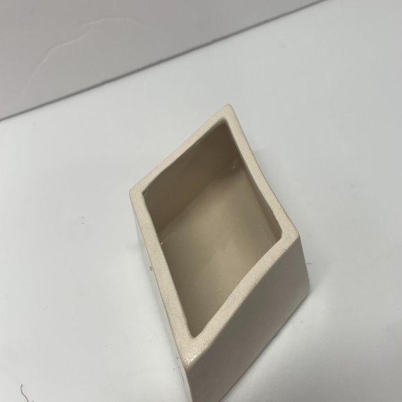 Diamond Shape Ceramic Trinket Box - Picture 3 of 5